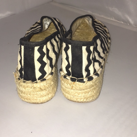 Zara blk wh chevron striped espad flats - Picture 5 of 5
